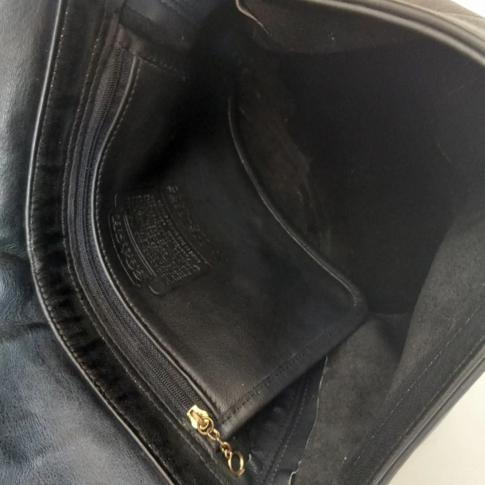 Coach Classics Collection: The Carlton Flap Bag In Black